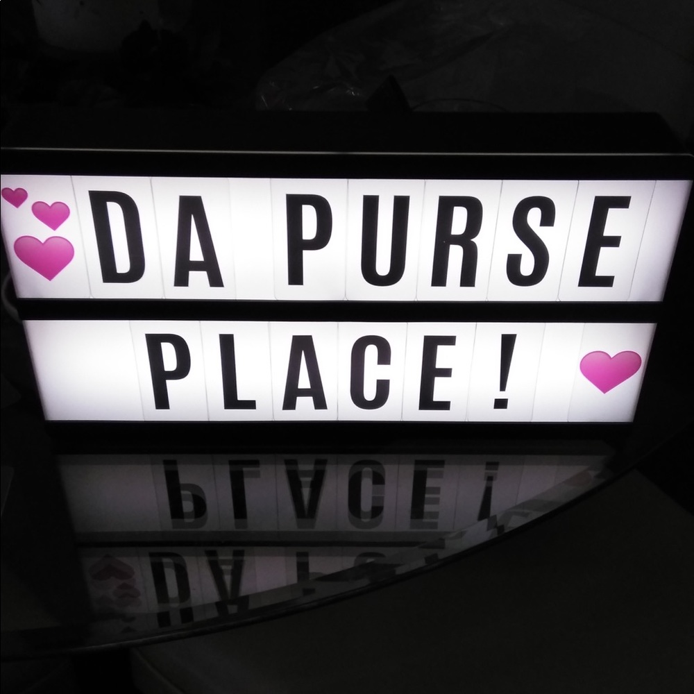 Meet your Poshers, DaPursePlace!